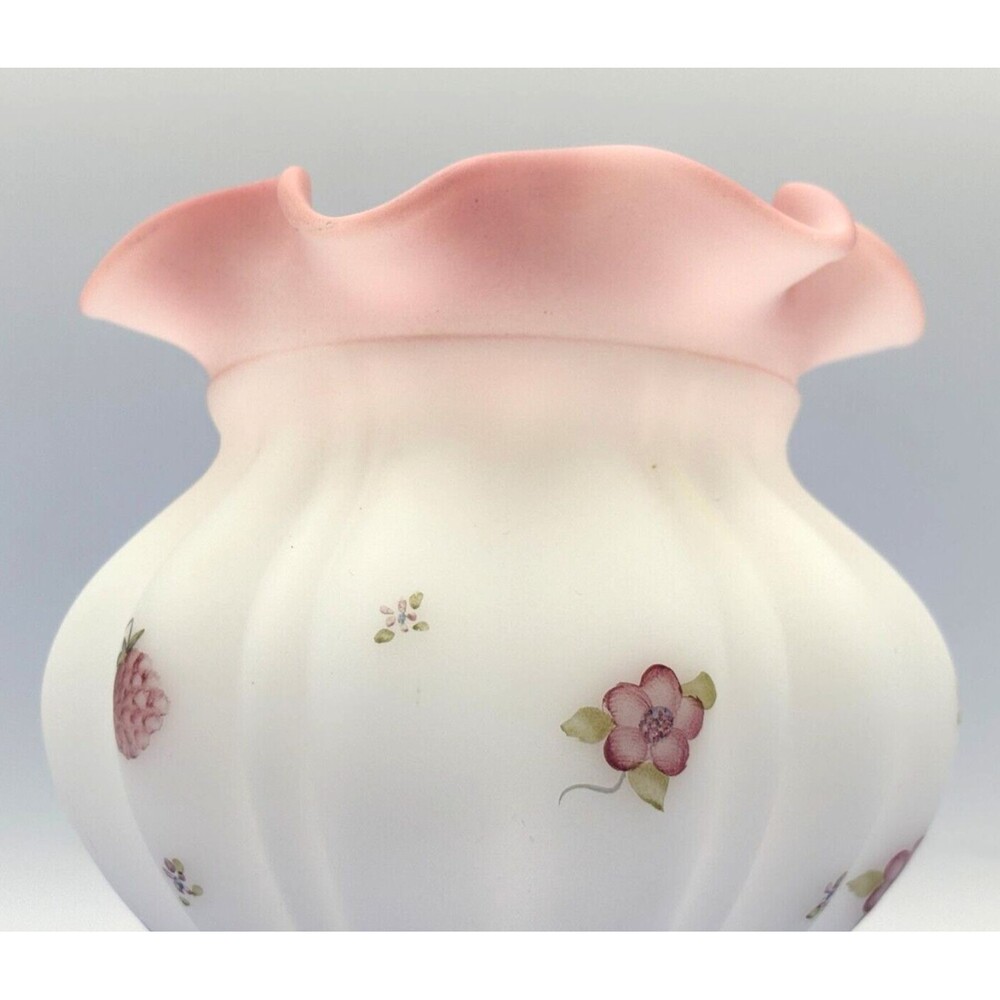 Fenton White Satin Sm Vase Romantic Country Berries & Blossoms Opaque Signed EUC - Picture 13 of 16